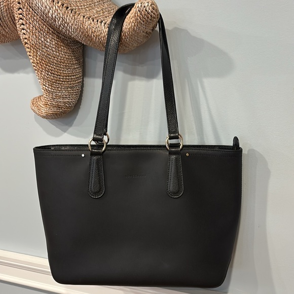 Longchamp Handbags - 🖤Longchamp Cavalcade Zipped Black Smooth Leather Shoulder tote
